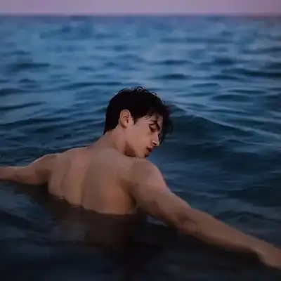 杨逸飞